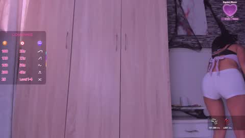 Snapshot of tiana_glowxxx chatting on 10-14-25, 01:23 Tiana online show from 10-14-25, 01:23