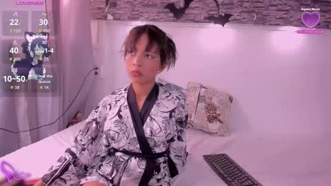 Snapshot of tiana_glowxxx chatting on 10-18-25, 01:01 Tiana online show from 10-18-25, 01:01