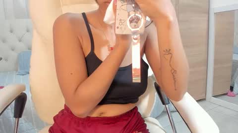 Snapshot of tiana_glowxxx chatting on 10-30-25, 12:17 Tiana online show from 10-30-25, 12:17