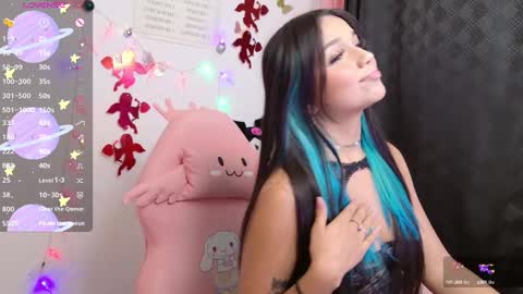 Snapshot of tianale chatting on 03-04-25, 12:18 Tiana Le online show from 03-04-25, 12:18
