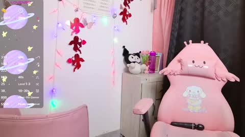 Snapshot of tianale chatting on 03-09-25, 01:25 Tiana Le online show from 03-09-25, 01:25