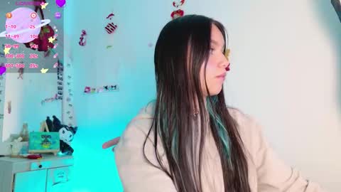 Tiana Le online show from 11-18-25, 05:12