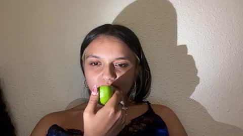 Tiana Le online show from 06-10-26, 12:44
