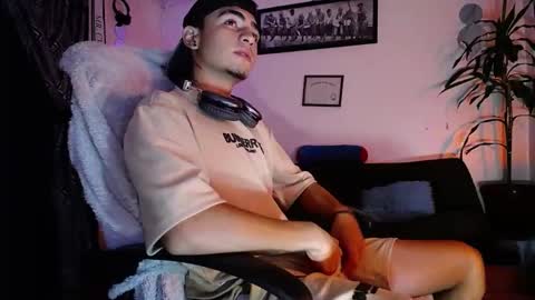 Snapshot of tiancam chatting on 04-08-26, 02:44 TIAN online show from 04-08-26, 02:44