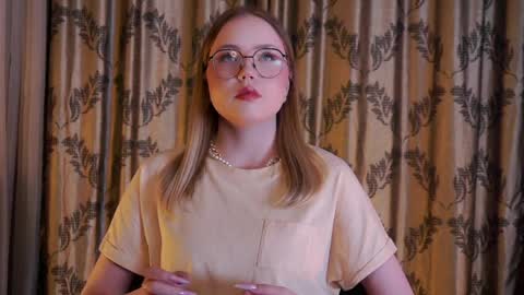 Snapshot of tiannadavy chatting on 03-31-26, 03:45 Jane online show from 03-31-26, 03:45