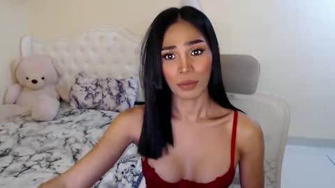 tiara online show from 09-18-25, 10:12