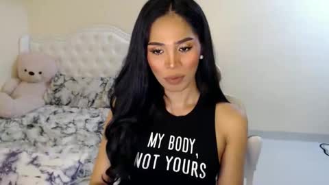 tiara online show from 10-16-25, 01:56