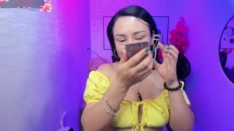 Tiara  online show from 01-19-25, 12:17