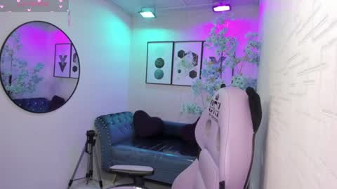 Tiara  online show from 06-14-26, 03:19