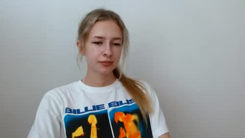 Snapshot of tiarasmile chatting on 07-01-26, 11:56 Tiara online show from 07-01-26, 11:56