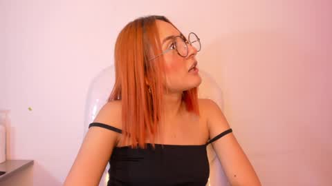 Snapshot of tiarha_ chatting on 12-16-24, 07:37 Tiarha online show from 12-16-24, 07:37