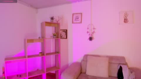 Snapshot of tiarha_ chatting on 01-15-25, 10:38 Tiarha online show from 01-15-25, 10:38