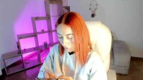 Snapshot of tiarha_ chatting on 01-20-25, 04:32 Tiarha online show from 01-20-25, 04:32