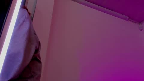 Snapshot of tiarha_ chatting on 02-09-25, 05:19 Tiarha online show from 02-09-25, 05:19