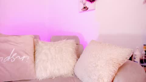 Snapshot of tiarha_ chatting on 02-11-25, 07:23 Tiarha online show from 02-11-25, 07:23