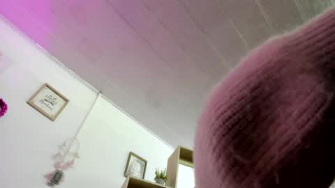 Snapshot of tiarha_ chatting on 02-14-25, 04:04 Tiarha online show from 02-14-25, 04:04