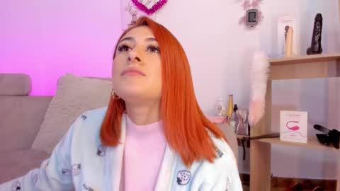 Snapshot of tiarha_ chatting on 02-14-25, 10:17 Tiarha online show from 02-14-25, 10:17