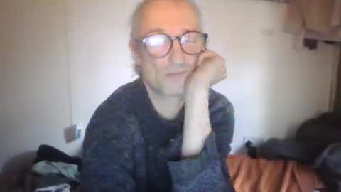 Snapshot of tiddles12345 chatting on 05-12-26, 03:09 tiddles12345 online show from 05-12-26, 03:09