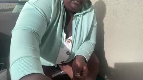 Tierra Henri online show from 12-22-25, 05:32