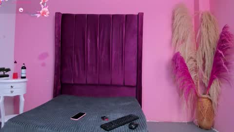 Tifani brown online show from 03-17-26, 12:52