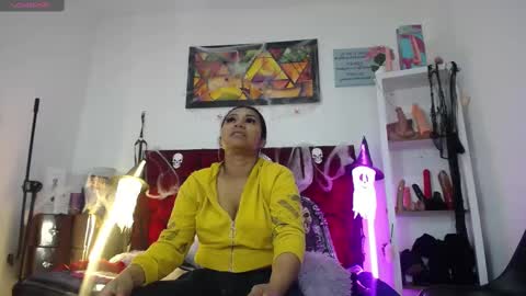 Tifanny Nails  online show from 10-22-25, 12:27