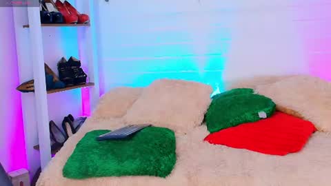 Tifanny Nails  online show from 06-25-26, 06:34