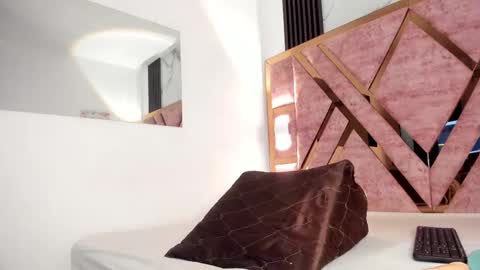 Tifanny online show from 09-18-25, 06:54