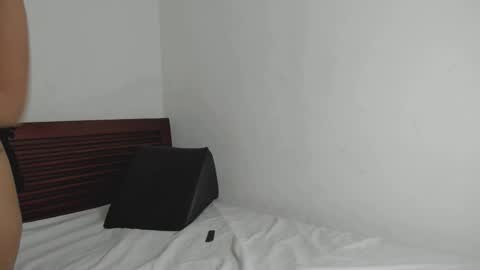 Snapshot of tifanymonroehot chatting on 10-30-25, 11:00 tifanymonroehot online show from 10-30-25, 11:00