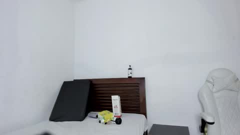 Snapshot of tifanymonroehot chatting on 11-03-25, 11:22 tifanymonroehot online show from 11-03-25, 11:22