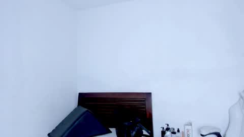 Snapshot of tifanymonroehot chatting on 11-04-25, 11:20 tifanymonroehot online show from 11-04-25, 11:20