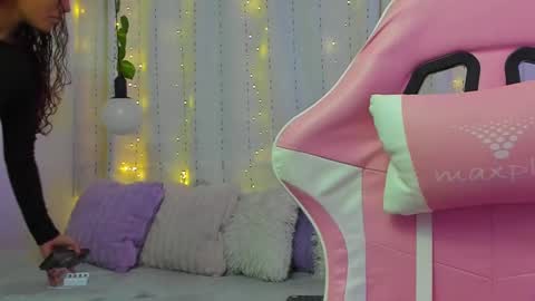 Tiffany online show from 03-09-25, 03:11