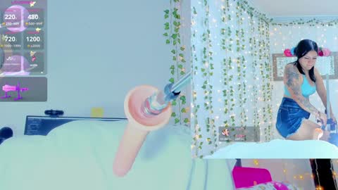 Snapshot of tiffanny_love_ chatting on 01-11-25, 09:36 Tiffanny online show from 01-11-25, 09:36