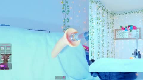 Snapshot of tiffanny_love_ chatting on 09-13-25, 09:20 Tiffanny online show from 09-13-25, 09:20