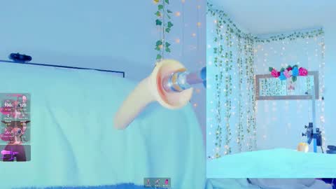 Snapshot of tiffanny_love_ chatting on 09-19-25, 09:00 Tiffanny online show from 09-19-25, 09:00