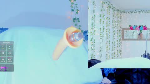 Snapshot of tiffanny_love__ chatting on 10-28-25, 09:13 Tiffanny online show from 10-28-25, 09:13