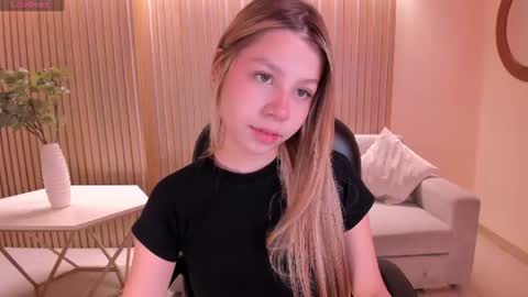 Snapshot of tiffannysins chatting on 07-09-26, 04:27 Tiffanny Sins online show from 07-09-26, 04:27