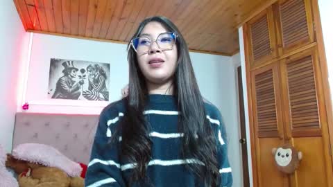 Tifanny online show from 10-26-25, 04:40