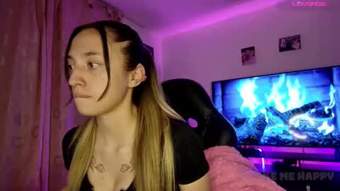 Snapshot of tiffany_bela chatting on 03-12-26, 12:28 Tiffany Bela online show from 03-12-26, 12:28