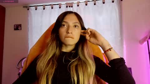 Snapshot of tiffany_bela chatting on 04-11-26, 10:36 Tiffany Bela online show from 04-11-26, 10:36