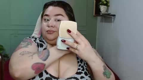 Snapshot of tiffany_laurens chatting on 01-06-25, 06:58 dont forget ask for custom vids online show from 01-06-25, 06:58