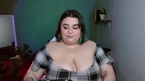 Snapshot of tiffany_laurens chatting on 01-14-25, 02:50 dont forget ask for custom vids online show from 01-14-25, 02:50