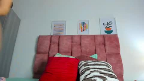 Snapshot of tiffanyfox_1 chatting on 05-01-26, 09:03 Tifanny Fox online show from 05-01-26, 09:03