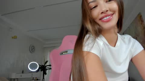 Tiffany Houston online show from 02-03-25, 09:52