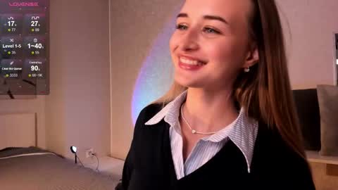 Tiffany online show from 10-14-25, 01:23