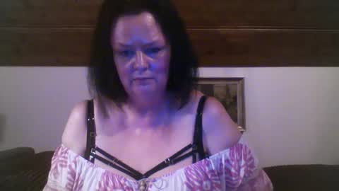 Snapshot of tiffanymature chatting on 09-08-25, 05:45 TiffanyMature online show from 09-08-25, 05:45