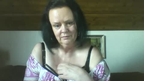Snapshot of tiffanymature chatting on 09-10-25, 02:28 TiffanyMature online show from 09-10-25, 02:28