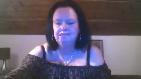 Snapshot of tiffanymature chatting on 09-15-25, 08:42 TiffanyMature online show from 09-15-25, 08:42