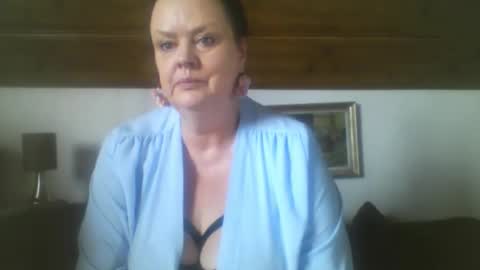Snapshot of tiffanymature chatting on 09-19-25, 08:05 TiffanyMature online show from 09-19-25, 08:05