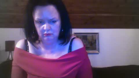 Snapshot of tiffanymature chatting on 09-22-25, 10:01 TiffanyMature online show from 09-22-25, 10:01