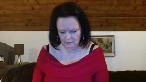 Snapshot of tiffanymature chatting on 10-26-25, 03:07 TiffanyMature online show from 10-26-25, 03:07